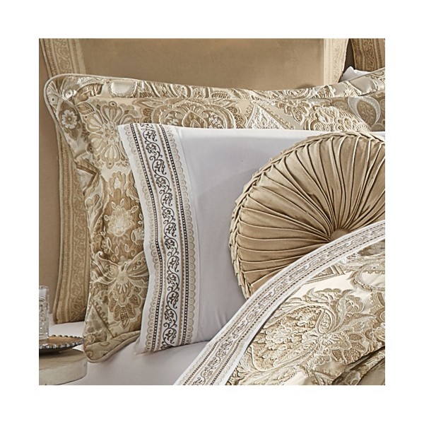 Queen-Sized 4-Piece Bedding Set