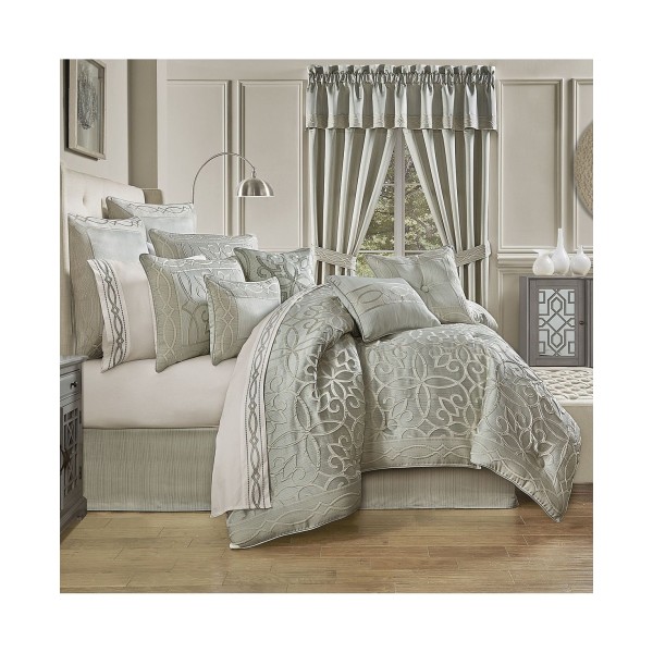 Queen 4-Piece Comforter Ensemble